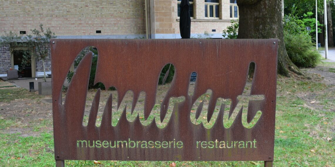 mub'art restaurant gent oost-vlaanderen museum brasserie