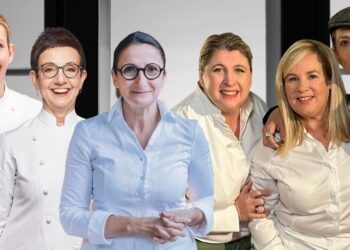 a group of women posing for a picture vrouwelijke topchefs