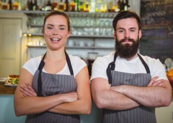 Op deze 8 manieren werk je efficiënt met minder personeel in de horeca