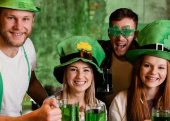 saint patrick's day feestvierende mensen